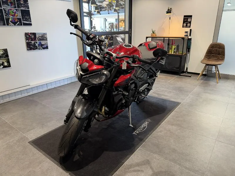 STREET TRIPLE 765 RS