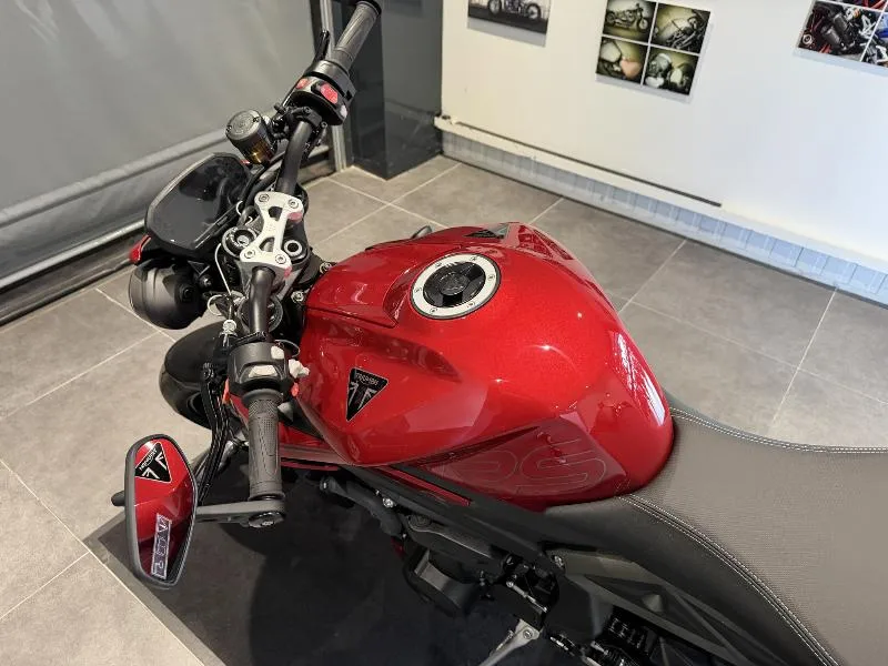 STREET TRIPLE 765 RS