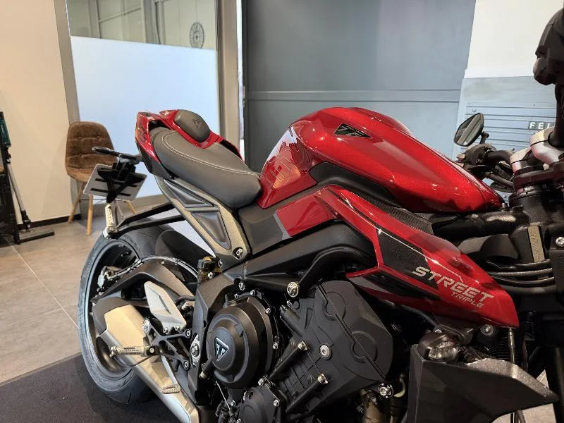STREET TRIPLE 765 RS