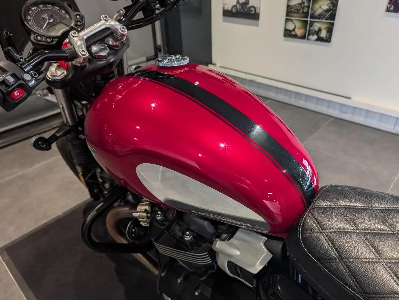 SPEED TWIN 900