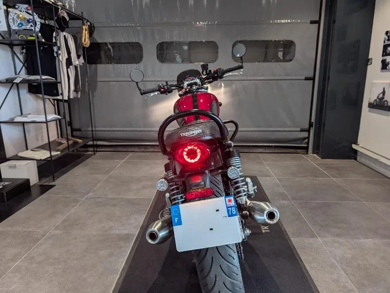 SPEED TWIN 900