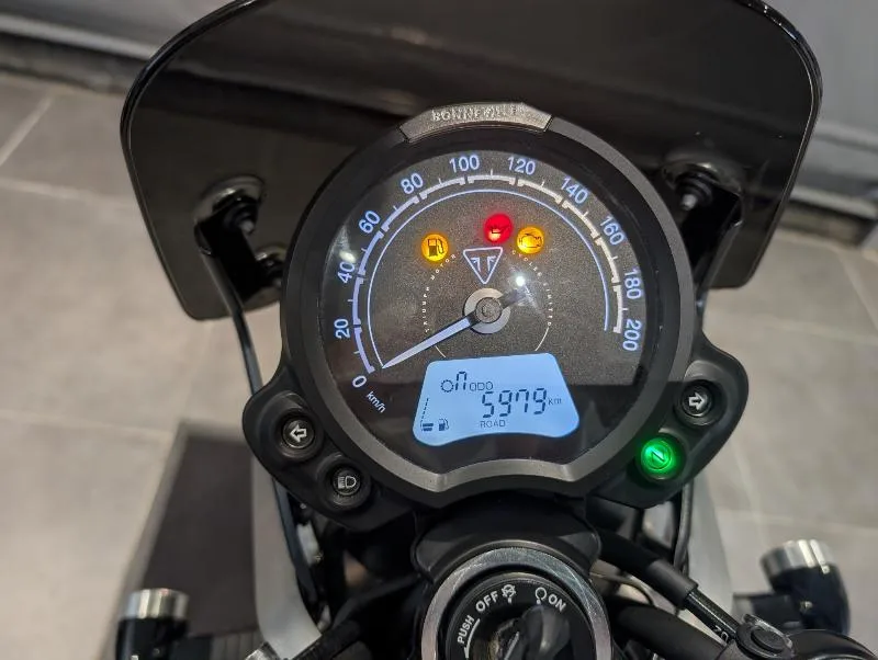 SPEED TWIN 900