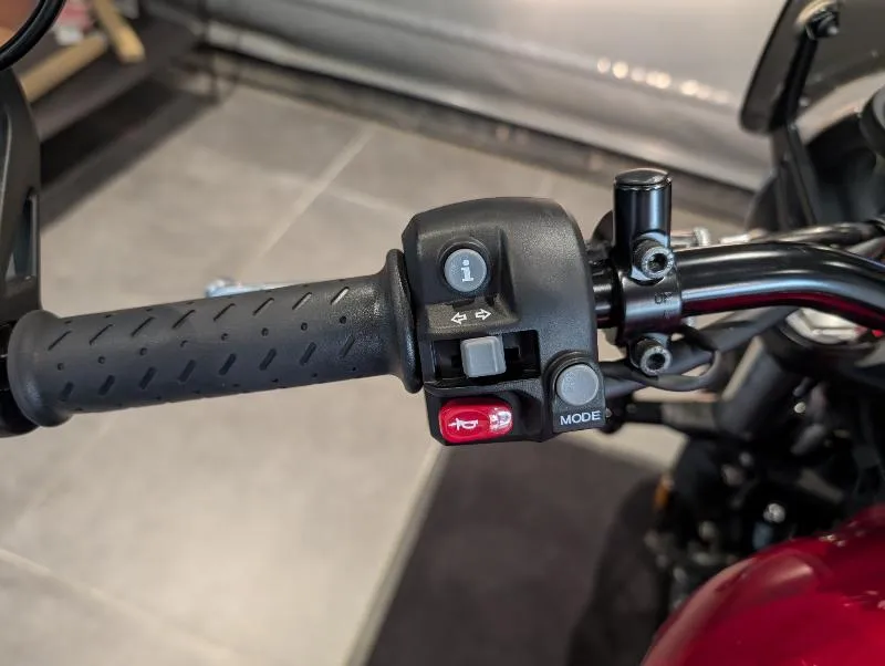SPEED TWIN 900
