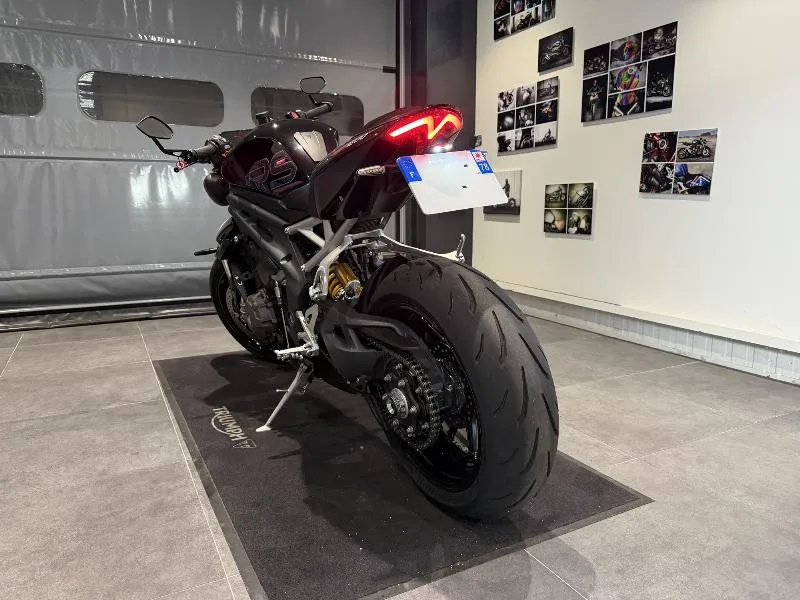SPEED TRIPLE 1200 RS