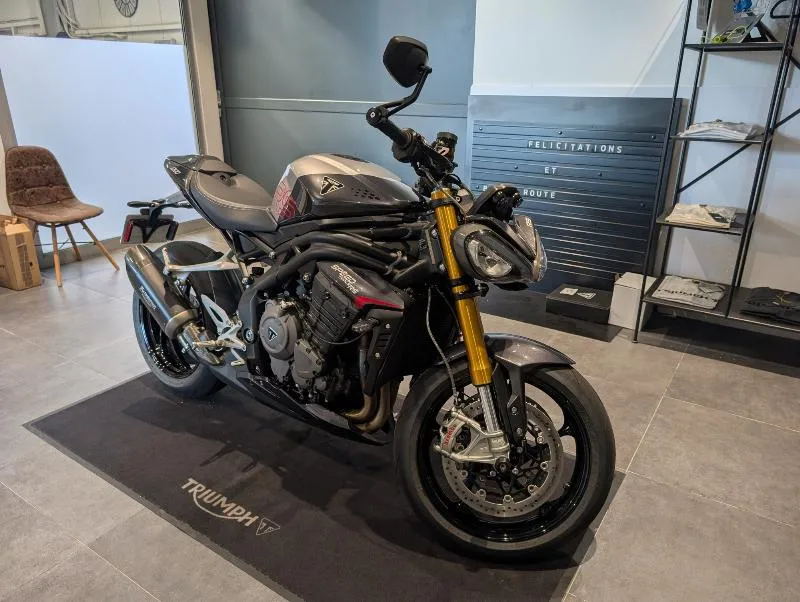 SPEED TRIPLE 1200 RS