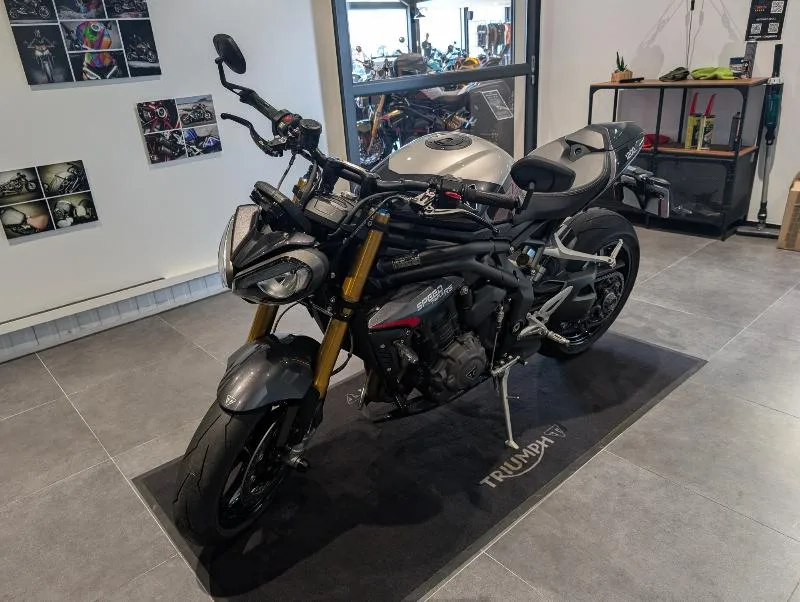 SPEED TRIPLE 1200 RS