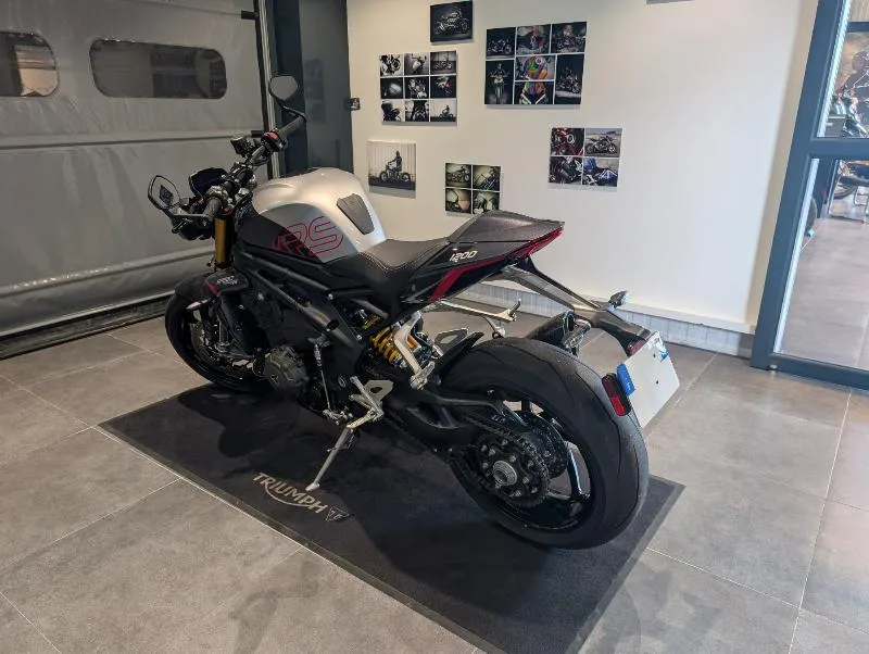 SPEED TRIPLE 1200 RS