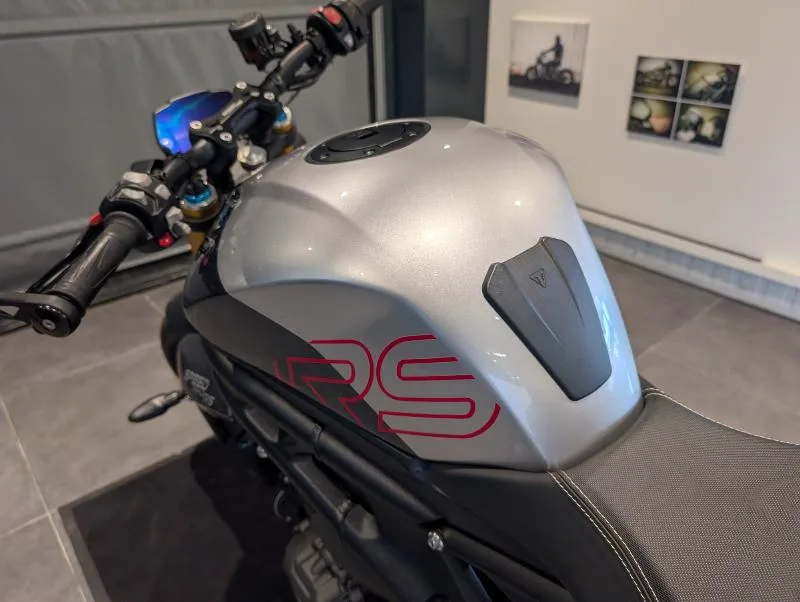 SPEED TRIPLE 1200 RS