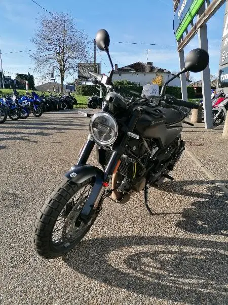 SVARTPILEN 125 ABS