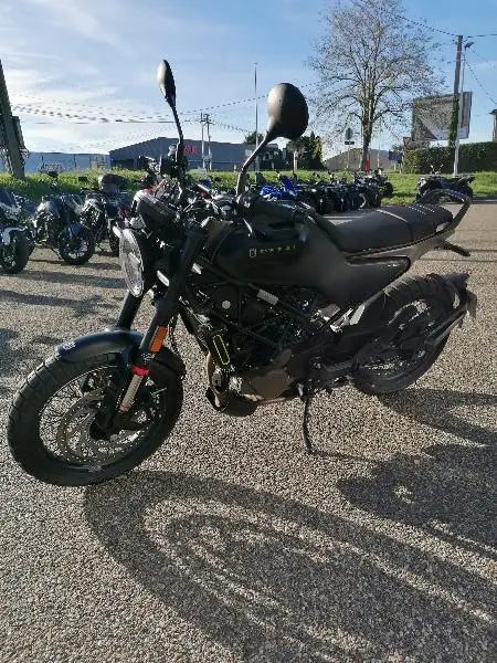 SVARTPILEN 125 ABS