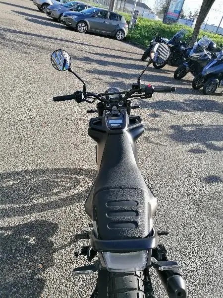 SVARTPILEN 125 ABS
