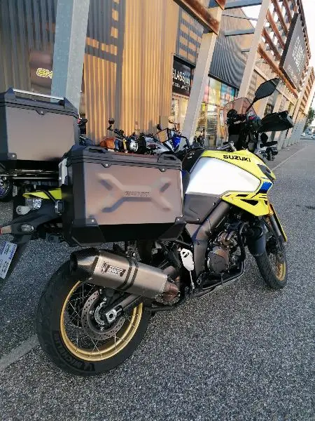 DL VSTROM 1050DE