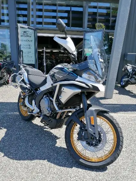 MT 700