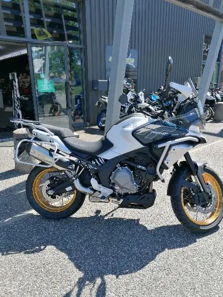MT 700