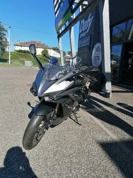 GSXS 1000 GT