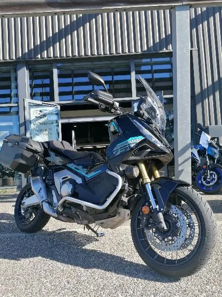 XADV 750