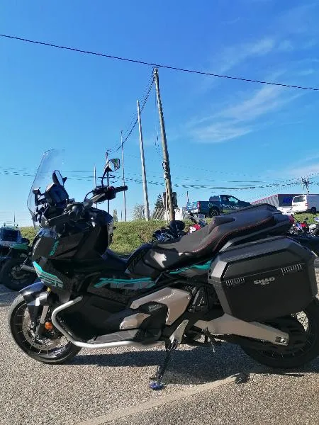 XADV 750