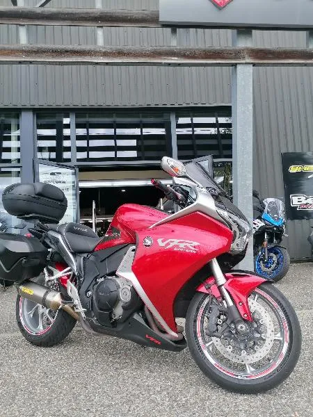 VFR 1200 F