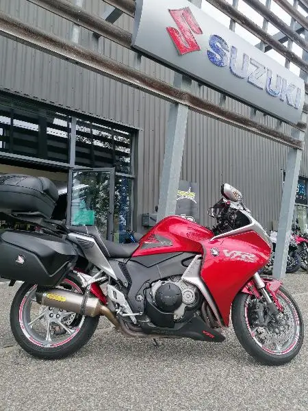 VFR 1200 F