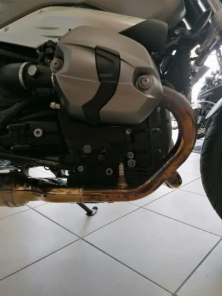 R NineT