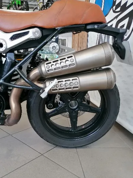 R NineT