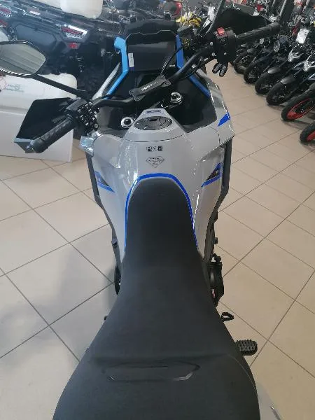 ZT 703 F