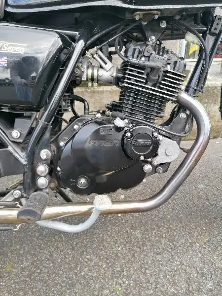 BLACK SEVEN 125