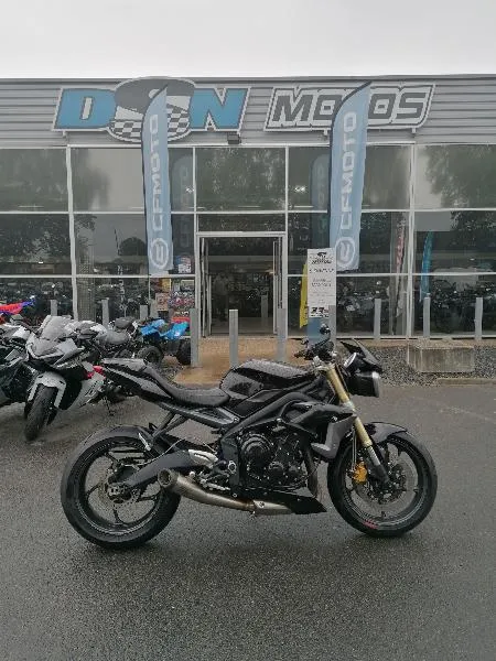 STREET TRIPLE 675