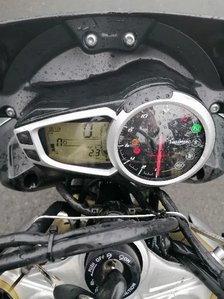 STREET TRIPLE 675