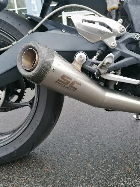 STREET TRIPLE 675
