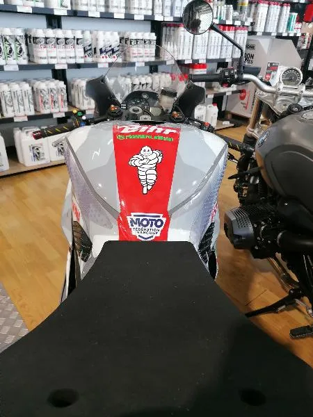 YZFR6