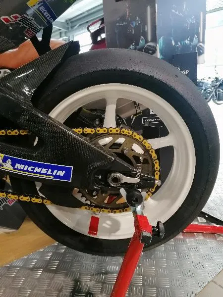 YZFR6
