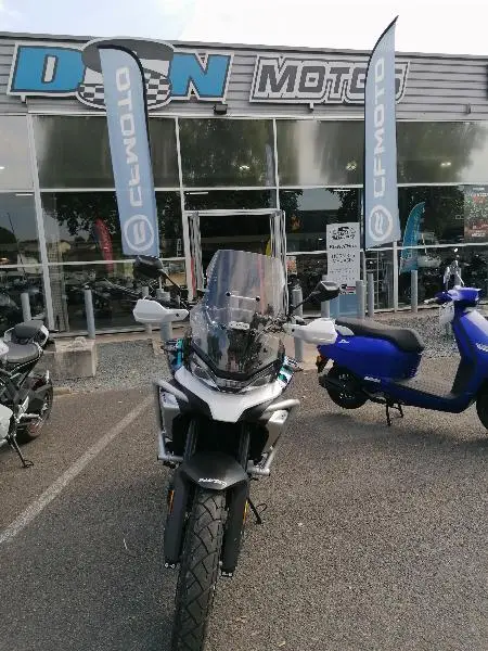 MT 700