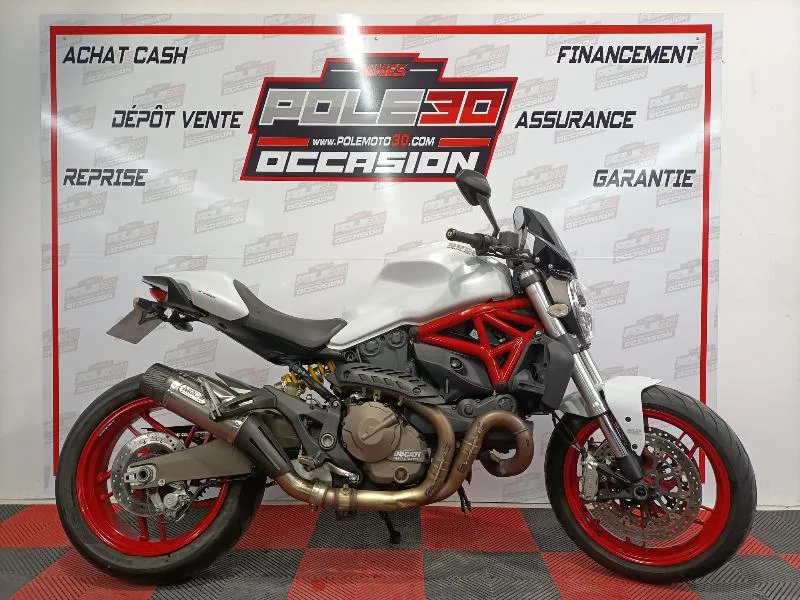 MONSTER 821 2017