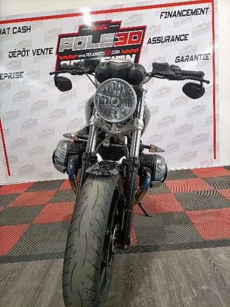 R NineT