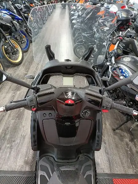 METROPOLIS 400