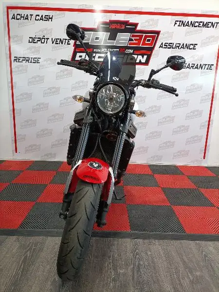 XSR 900