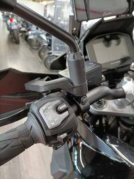 DL VSTROM 1050XT