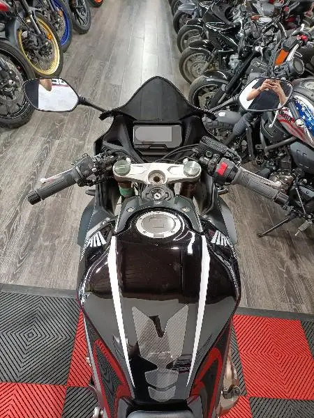 CBR 650 R 