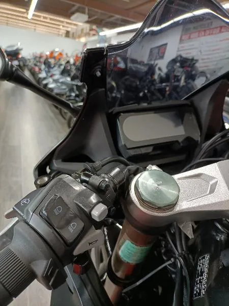 CBR 650 R 