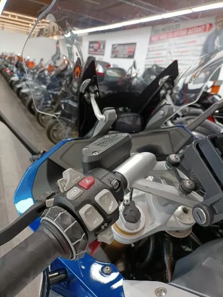 R 1200 R