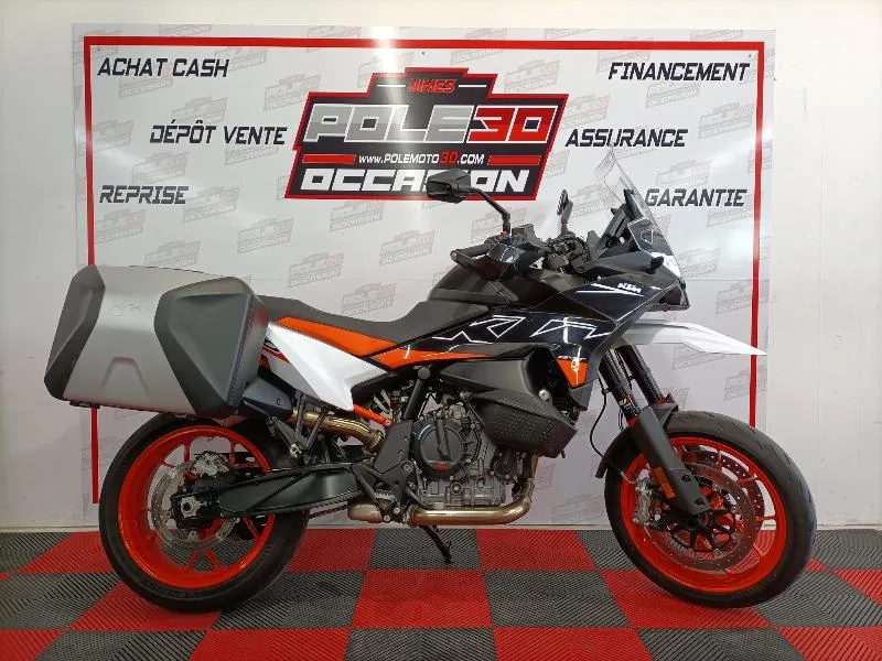 890 ADVENTURE SMT