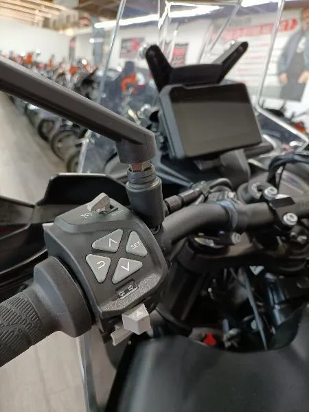 890 ADVENTURE SMT