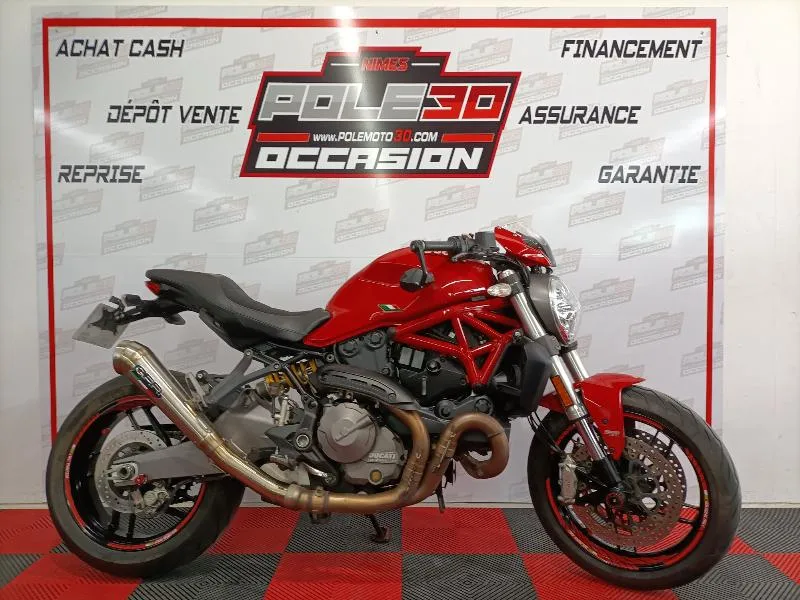 MONSTER 821