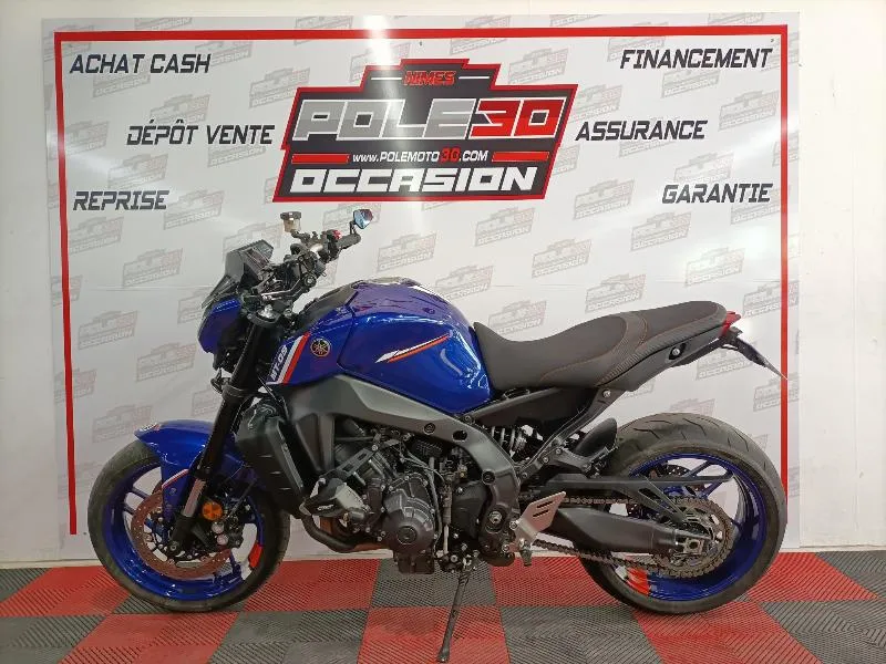 MT09
