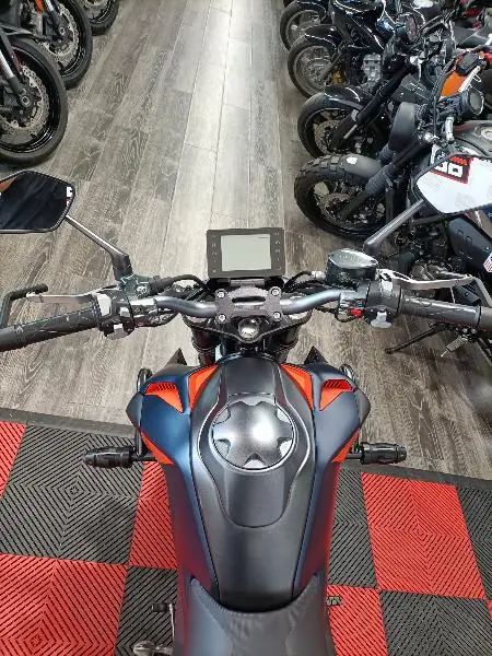 125 U