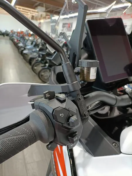 1390 SUPER ADVENTURE S