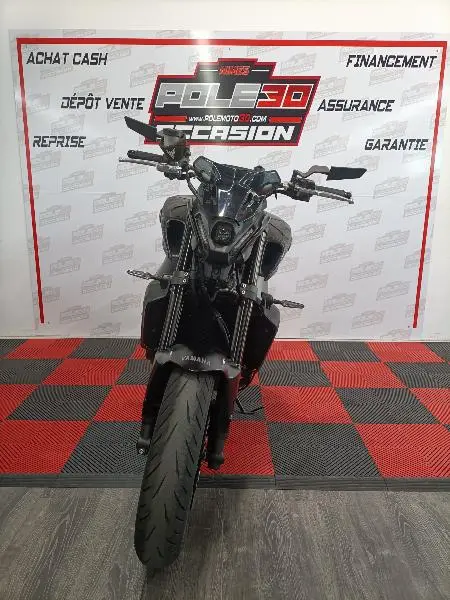 MT09