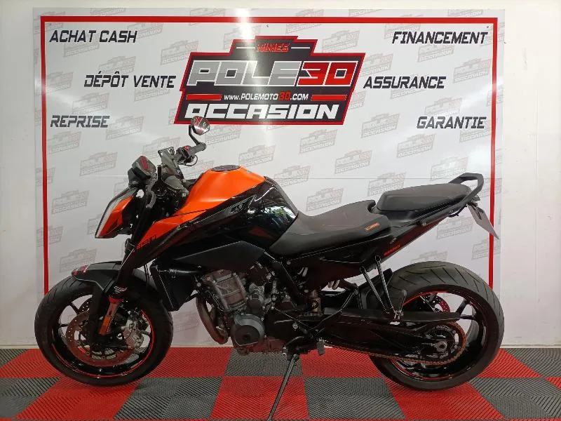 890 DUKE L
