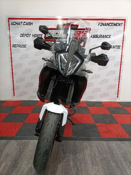 890 ADVENTURE SMT